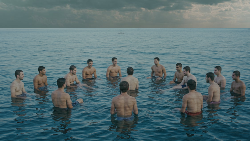 اگر تمام انسان ایک ساتھ سمندر میں بیٹھ جائیں تو کیا ہوگا؟
what if all human sit in the ocean altogether.